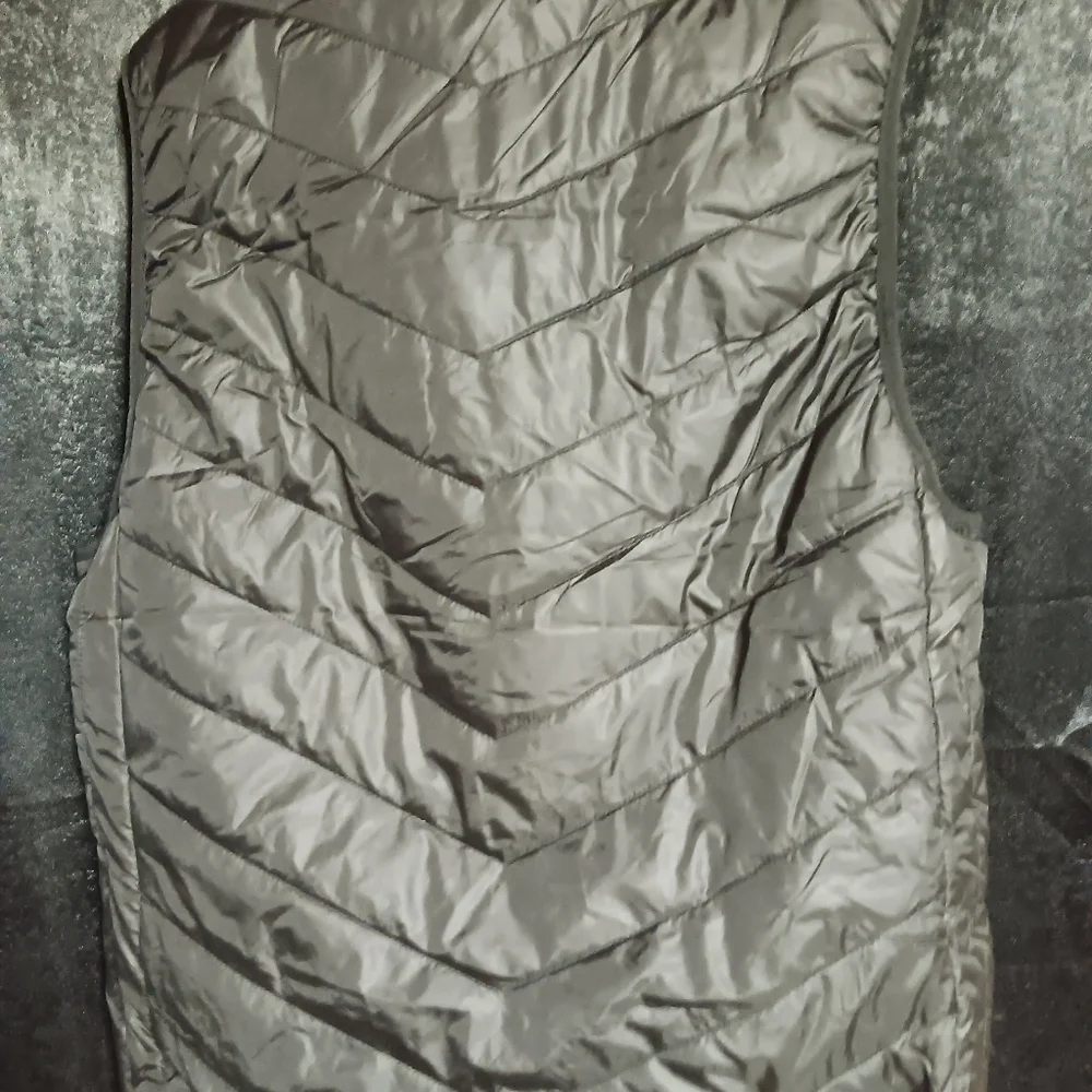 Heated vest - Picture 2 of 5